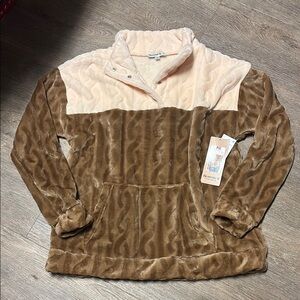 Brand🆕😍🔥😍 BEARPAW fuzzy pullover jacket